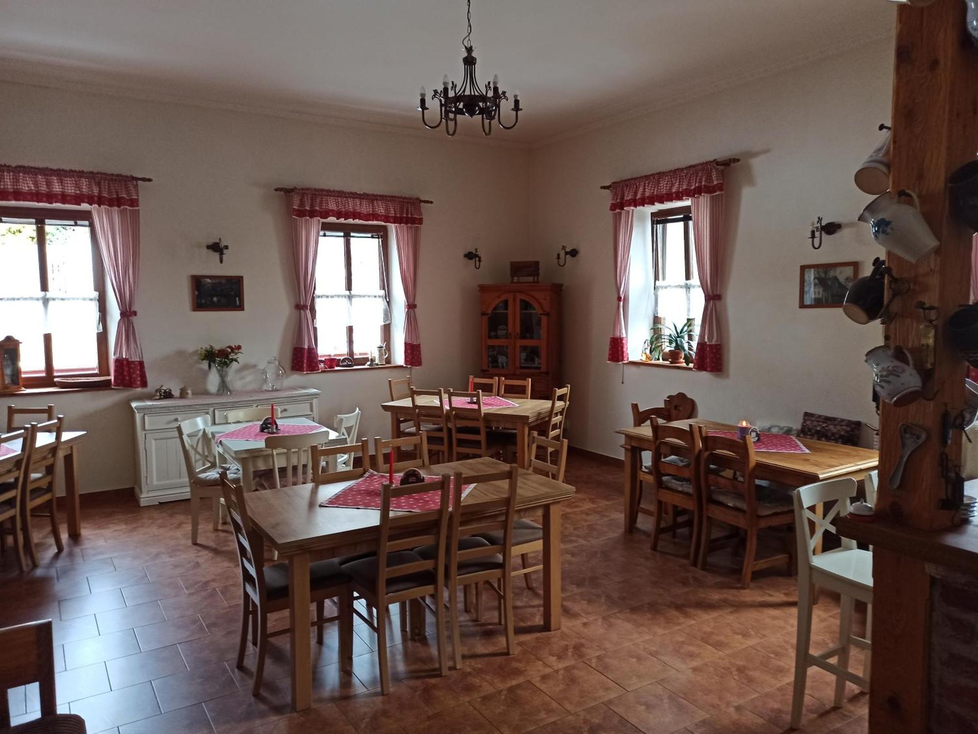 Hospudka Na Trucovne Sazava (Benesov)
